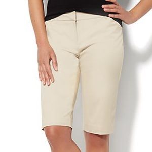 7th Avenue Bermuda Short (Khaki)